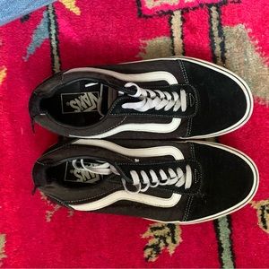 ☀️ Classic black vans